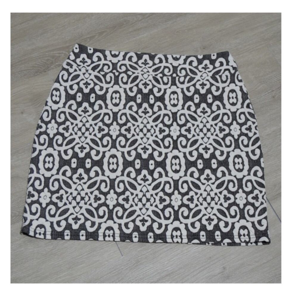 Laura Hlavac Gray & White Textured Mini Skirt Size Medium